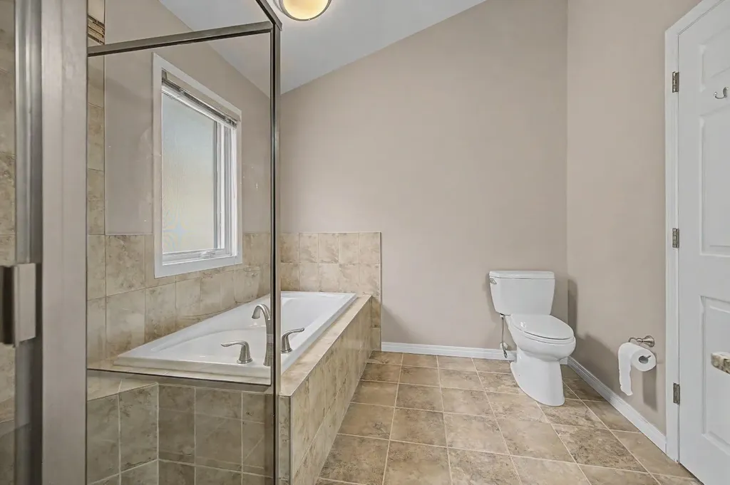 1206 19 Avenue NW Calgary AB T2M 1A2