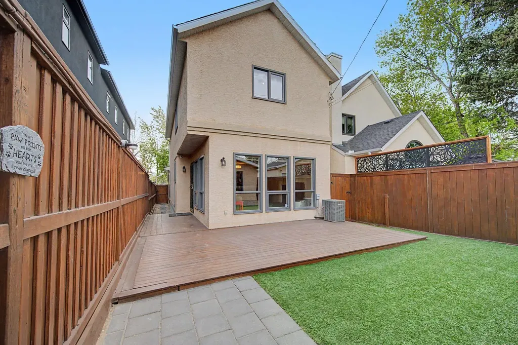 1206 19 Avenue NW Calgary AB T2M 1A2