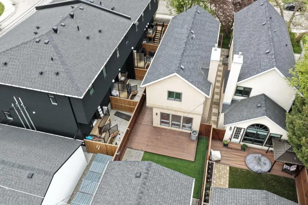 1206 19 Avenue NW Calgary AB T2M 1A2