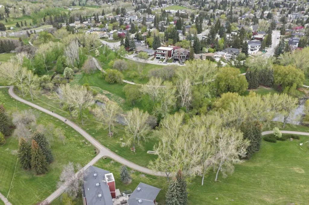 1206 19 Avenue NW Calgary AB T2M 1A2