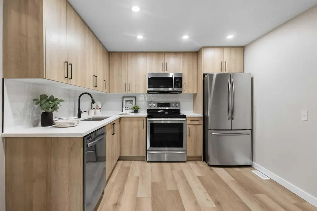 330 Canterbury Drive SW Calgary AB T2W 1H6