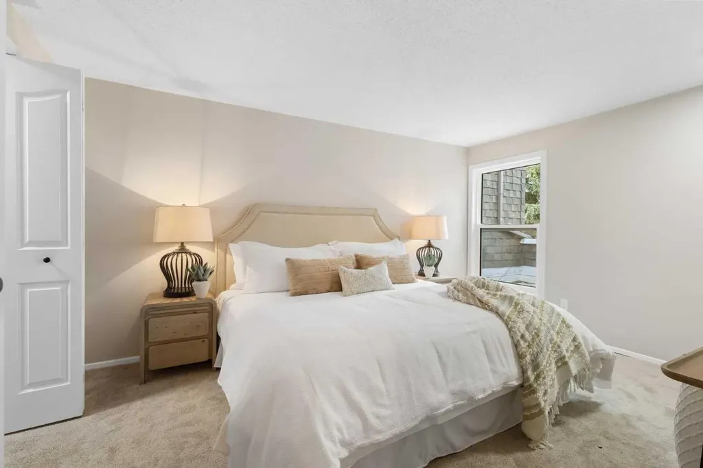 330 Canterbury Drive SW Calgary AB T2W 1H6