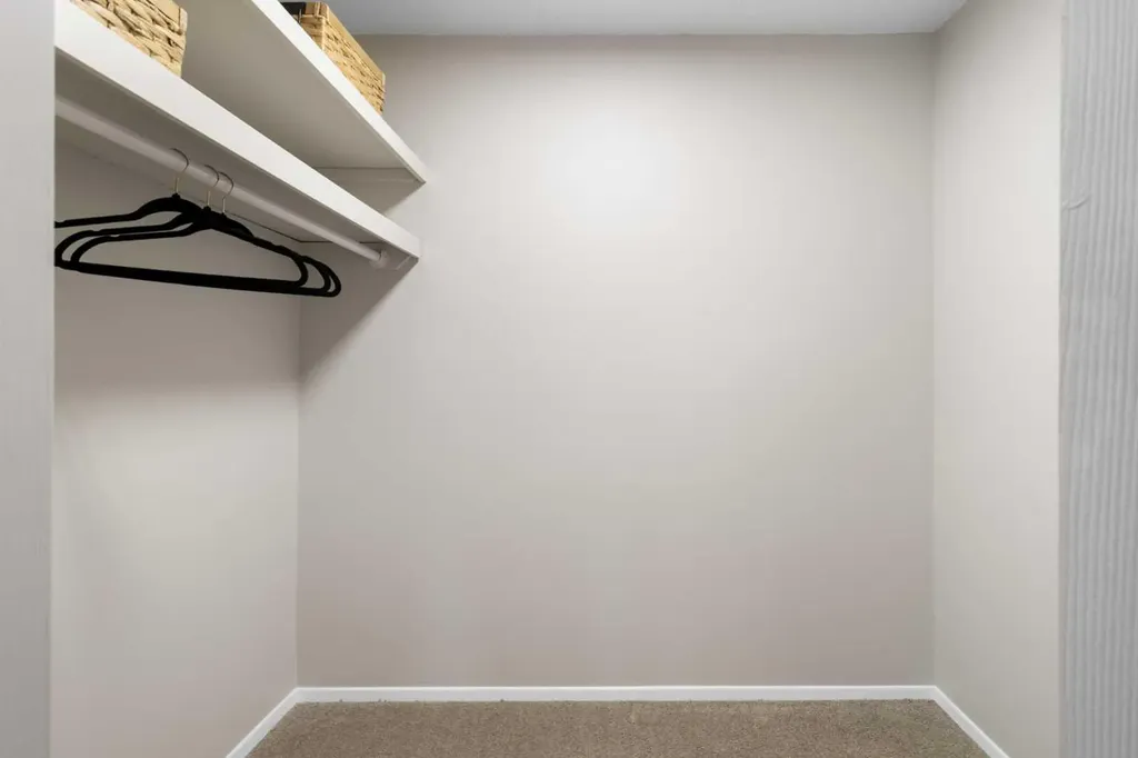 330 Canterbury Drive SW Calgary AB T2W 1H6