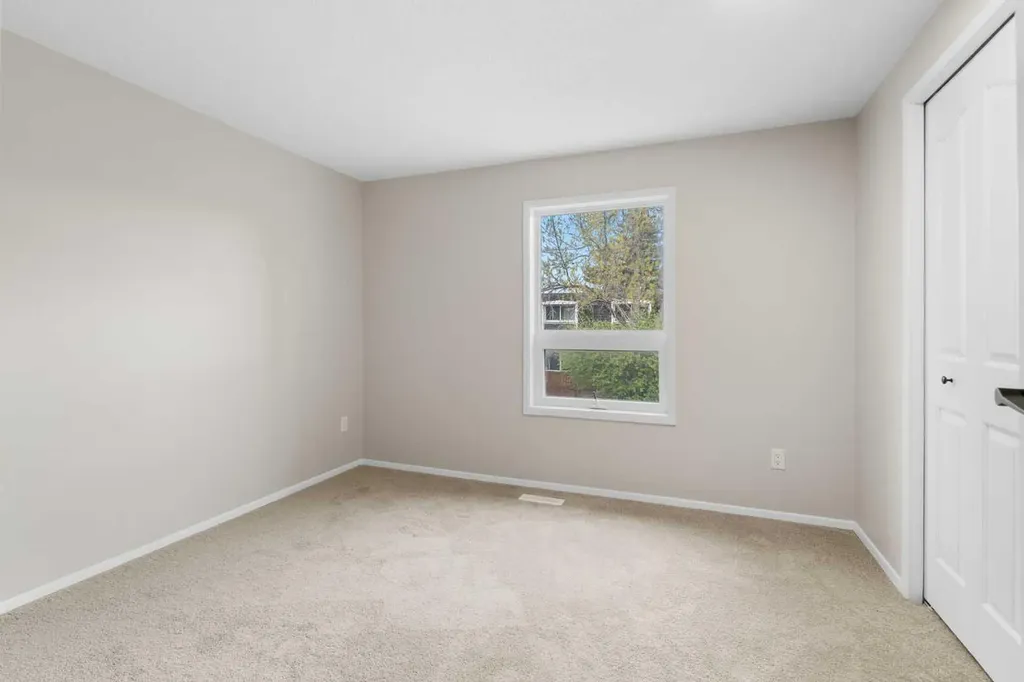 330 Canterbury Drive SW Calgary AB T2W 1H6