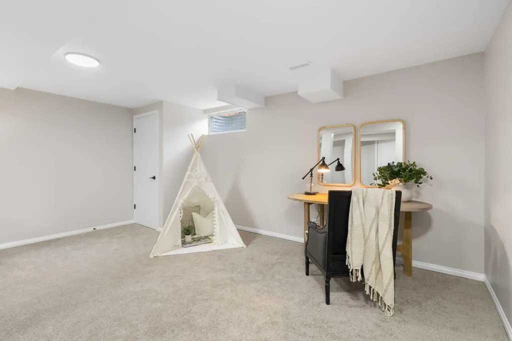 330 Canterbury Drive SW Calgary AB T2W 1H6