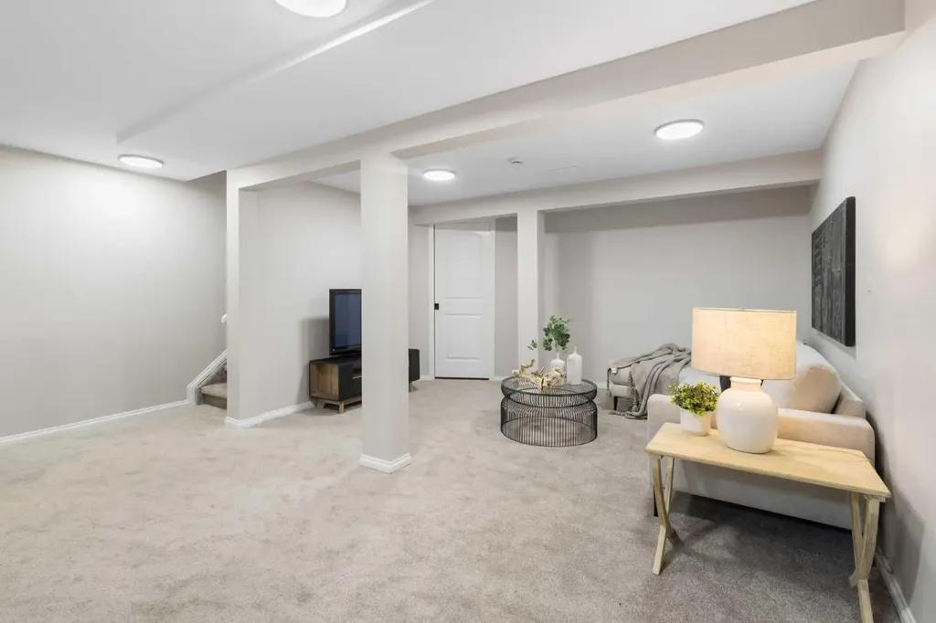330 Canterbury Drive SW Calgary AB T2W 1H6