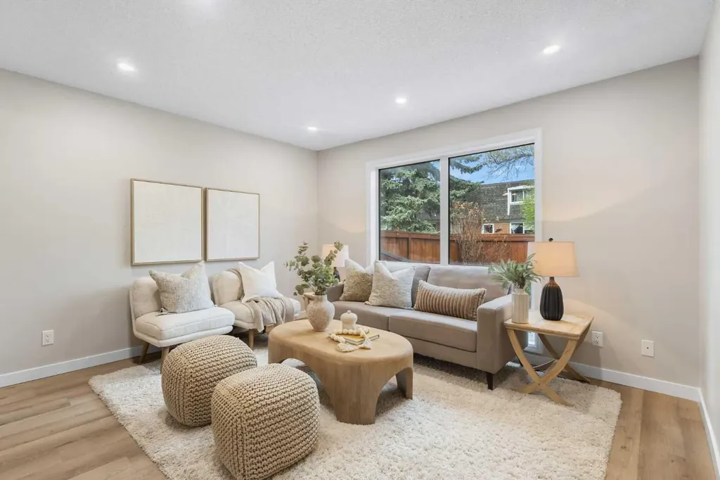 330 Canterbury Drive SW Calgary AB T2W 1H6