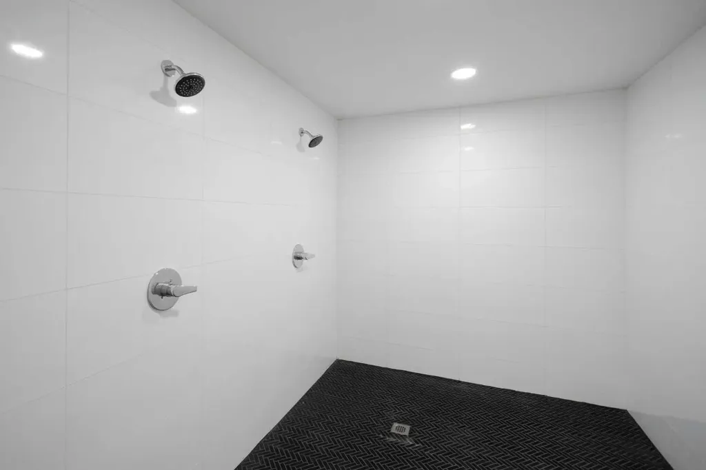 330 Canterbury Drive SW Calgary AB T2W 1H6