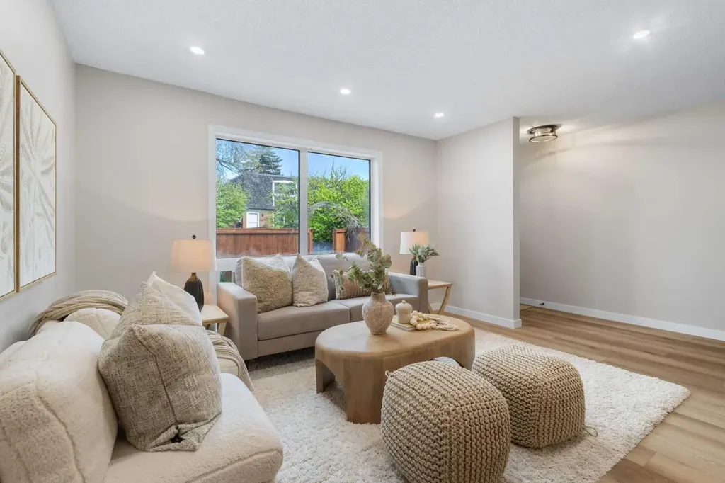 330 Canterbury Drive SW Calgary AB T2W 1H6