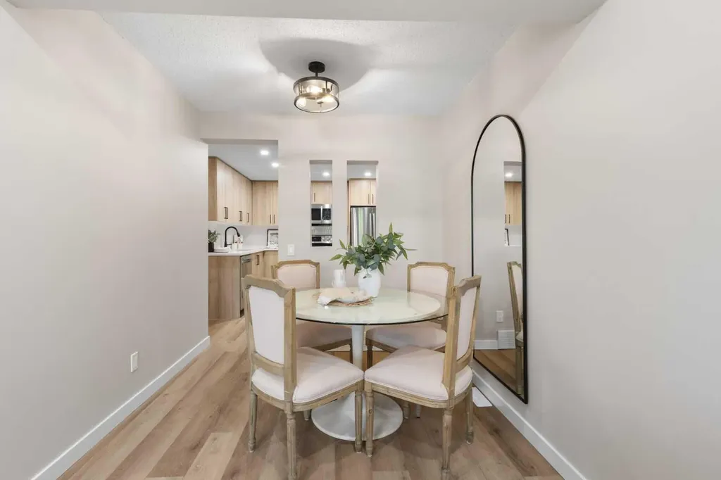 330 Canterbury Drive SW Calgary AB T2W 1H6