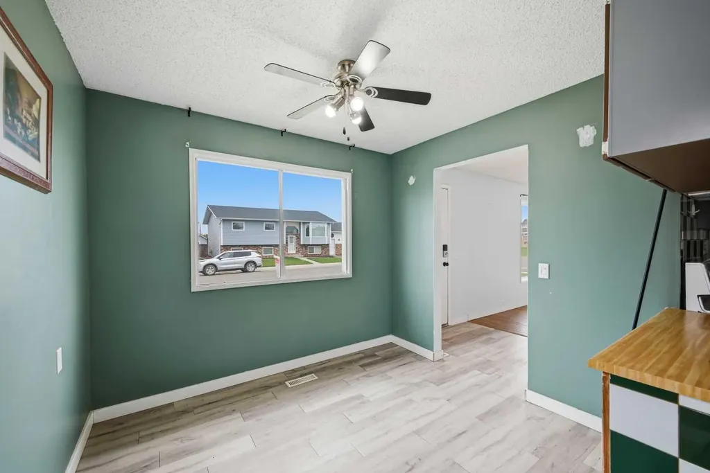 128 Ridgegate Way SW Airdrie AB T4B1A9