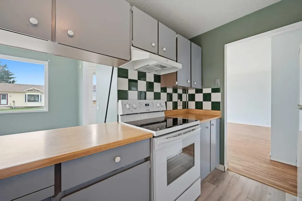 128 Ridgegate Way SW Airdrie AB T4B1A9