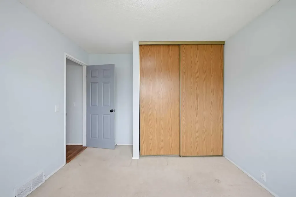 128 Ridgegate Way SW Airdrie AB T4B1A9