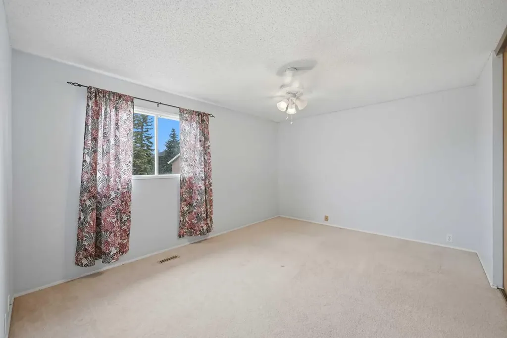 128 Ridgegate Way SW Airdrie AB T4B1A9