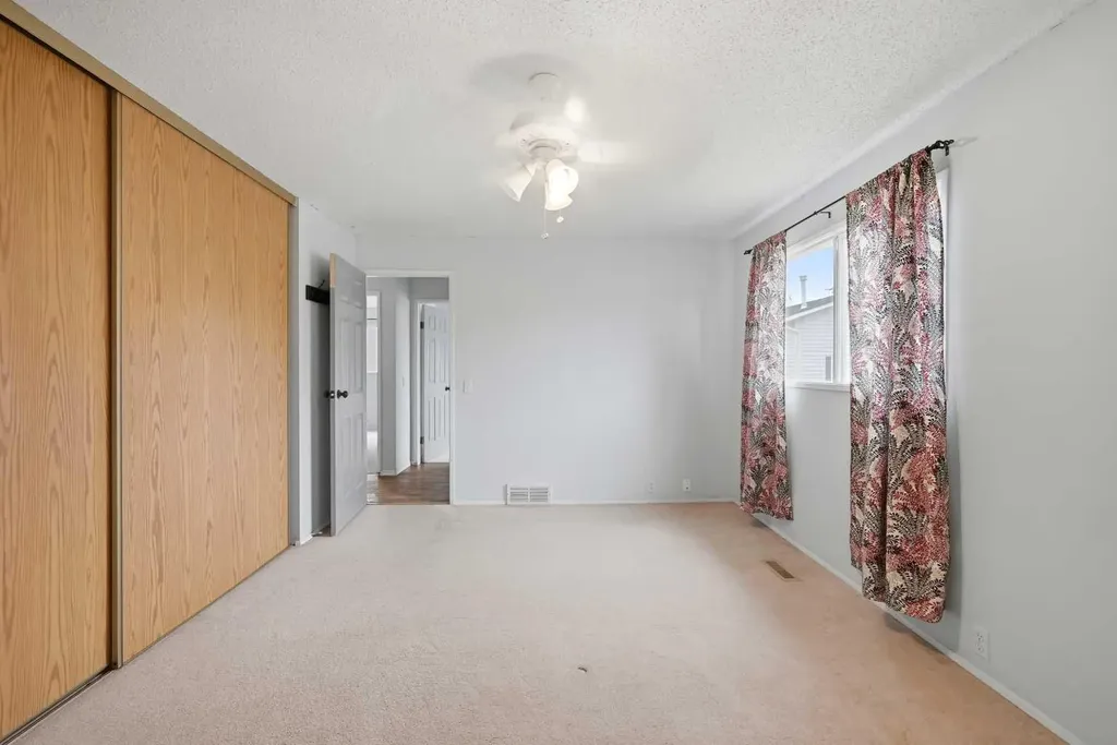 128 Ridgegate Way SW Airdrie AB T4B1A9