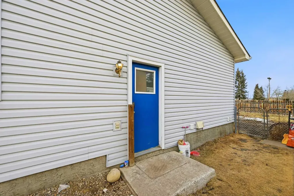 128 Ridgegate Way SW Airdrie AB T4B1A9