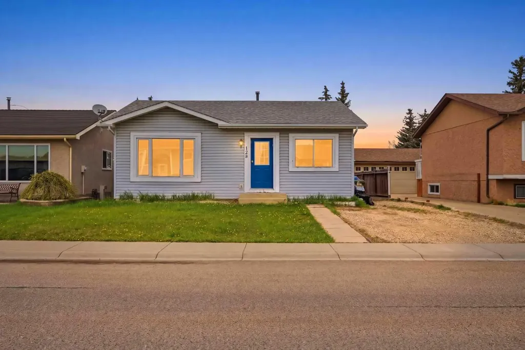 128 Ridgegate Way SW Airdrie AB T4B1A9