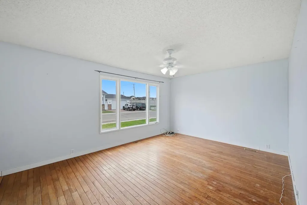 128 Ridgegate Way SW Airdrie AB T4B1A9