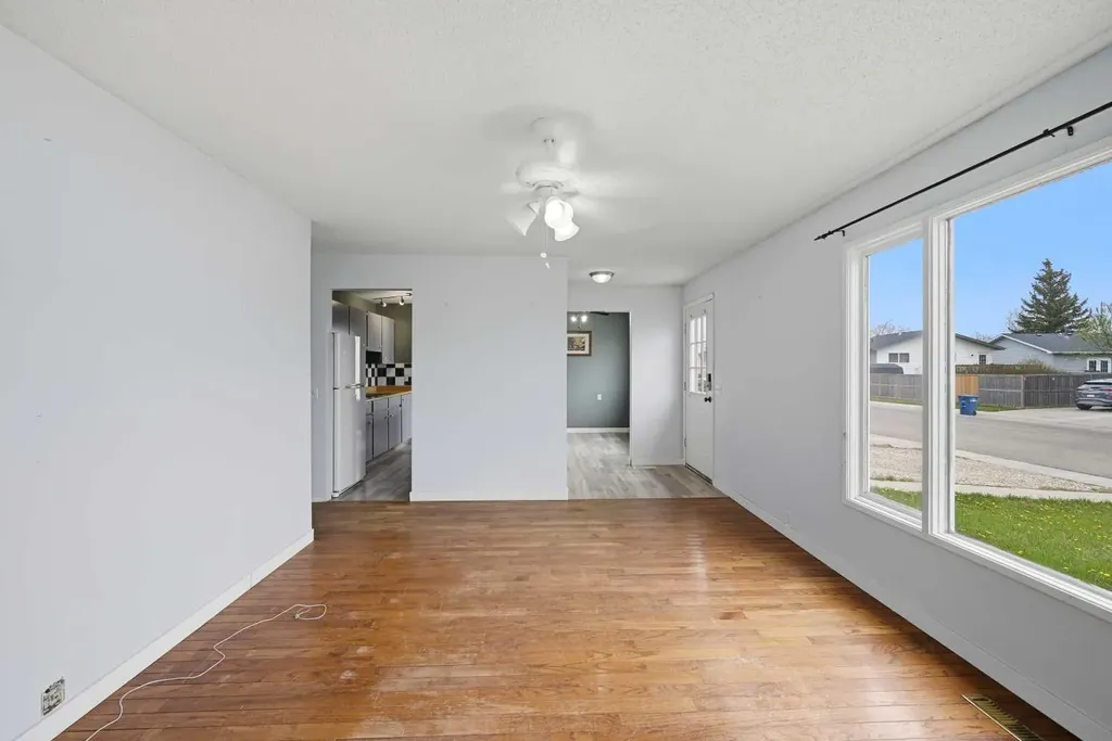 128 Ridgegate Way SW Airdrie AB T4B1A9