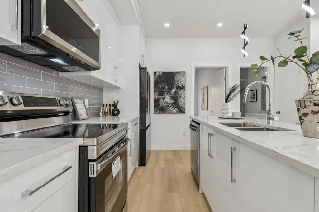 95 Saddlecrest Circle NE Calgary AB T3J0Z2