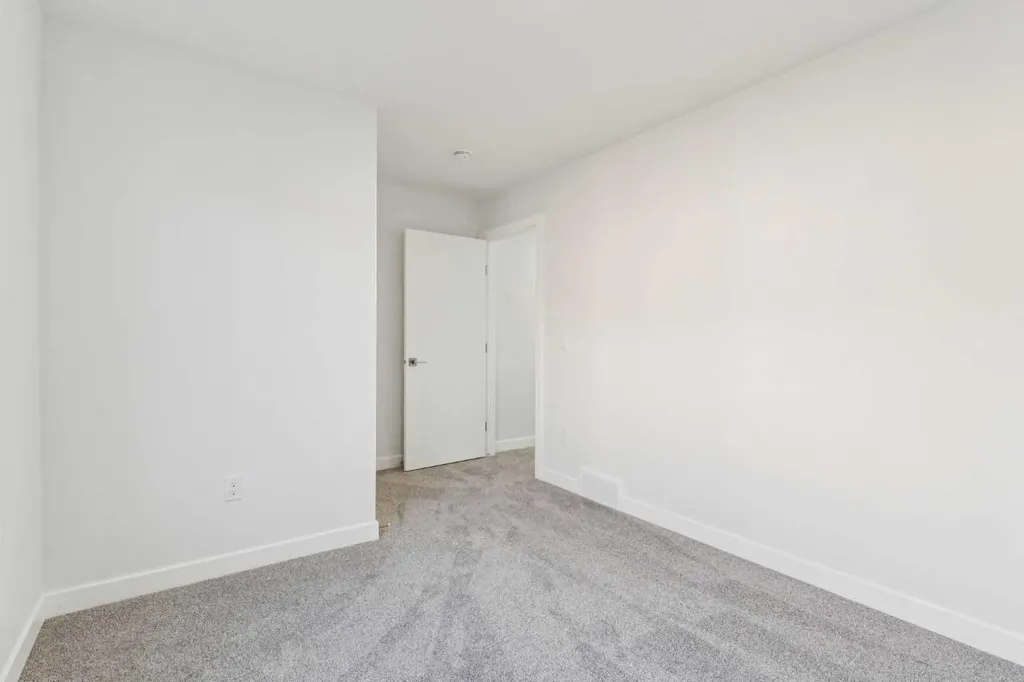 95 Saddlecrest Circle NE Calgary AB T3J0Z2