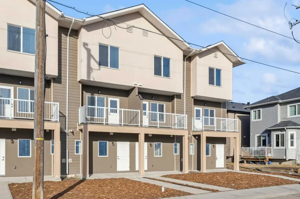 95 Saddlecrest Circle NE Calgary AB T3J0Z2