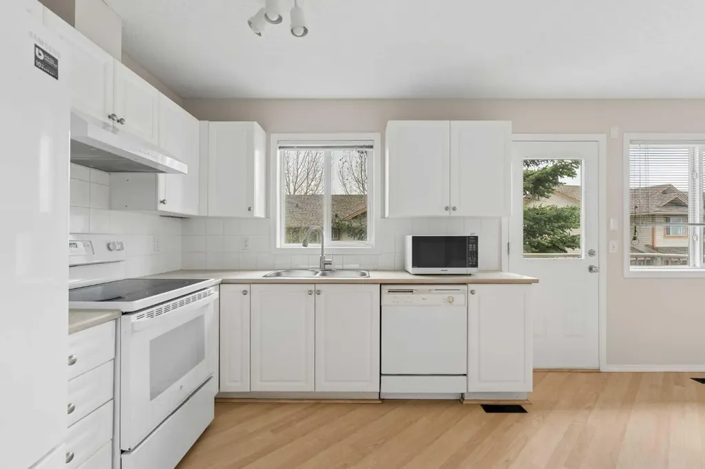 66 Citadel Point NW Calgary AB T3G 5L2