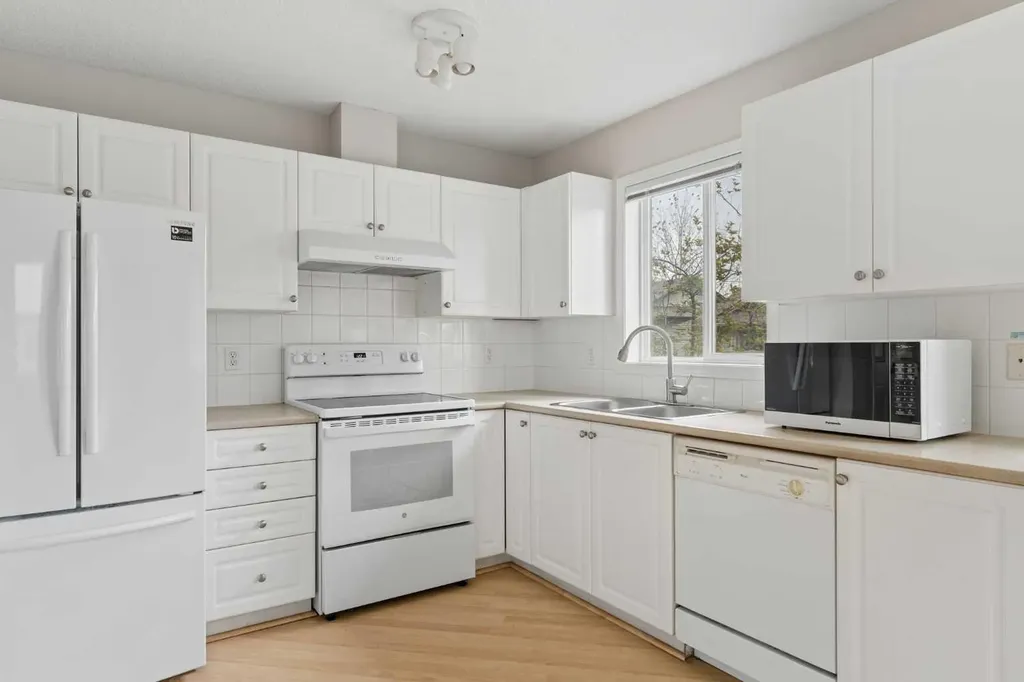 66 Citadel Point NW Calgary AB T3G 5L2