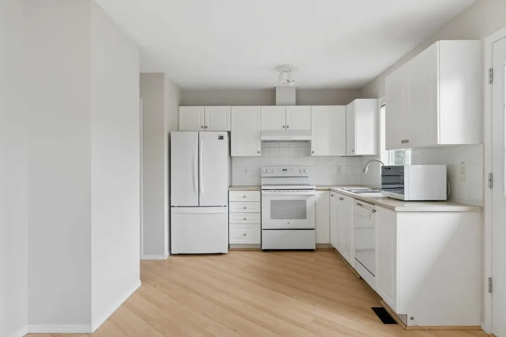 66 Citadel Point NW Calgary AB T3G 5L2