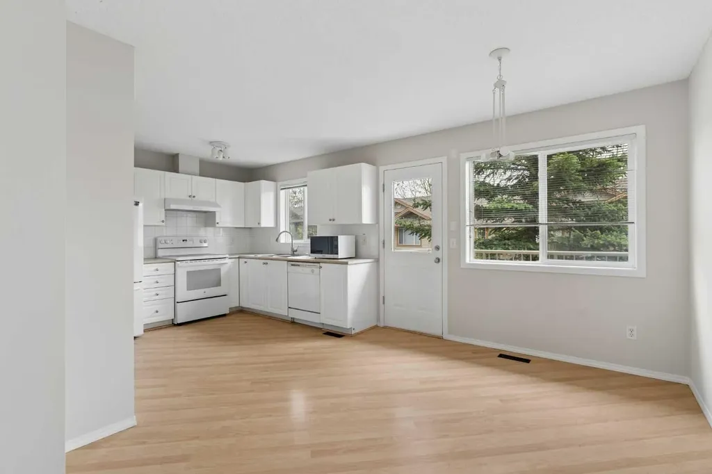 66 Citadel Point NW Calgary AB T3G 5L2