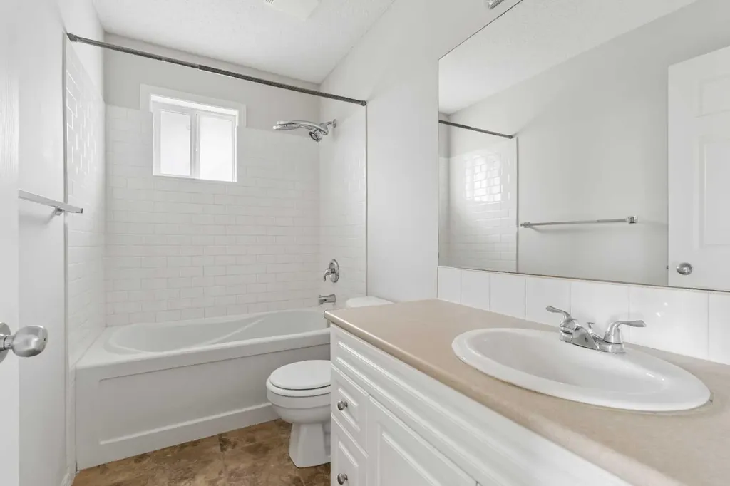 66 Citadel Point NW Calgary AB T3G 5L2