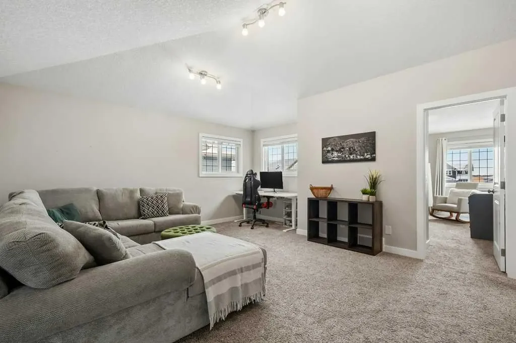 183 Kinniburgh Road Chestermere AB T1X0T8