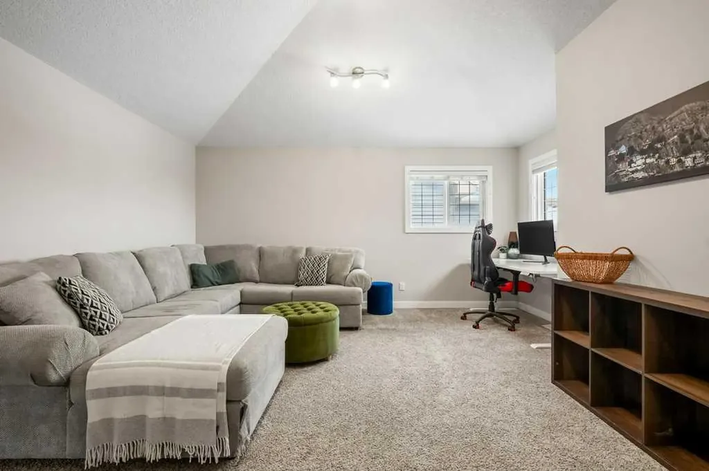 183 Kinniburgh Road Chestermere AB T1X0T8