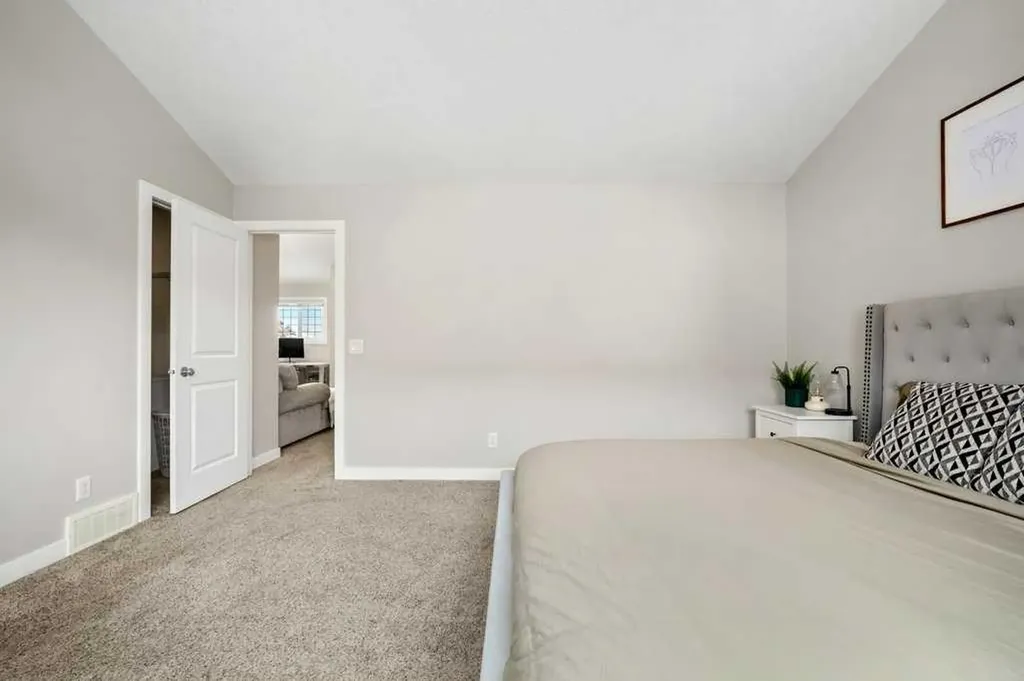 183 Kinniburgh Road Chestermere AB T1X0T8