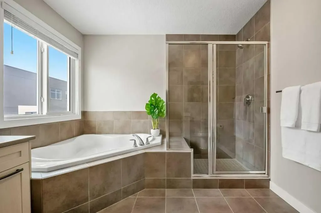 183 Kinniburgh Road Chestermere AB T1X0T8