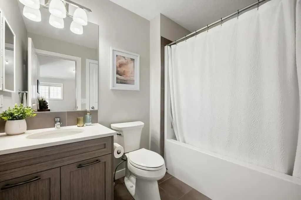 183 Kinniburgh Road Chestermere AB T1X0T8