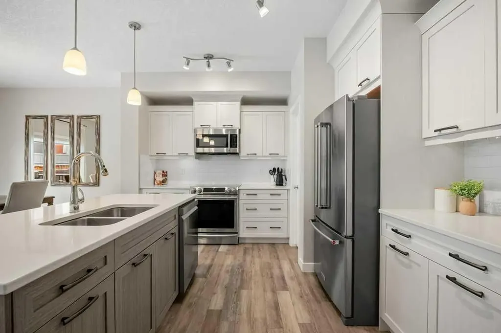 183 Kinniburgh Road Chestermere AB T1X0T8