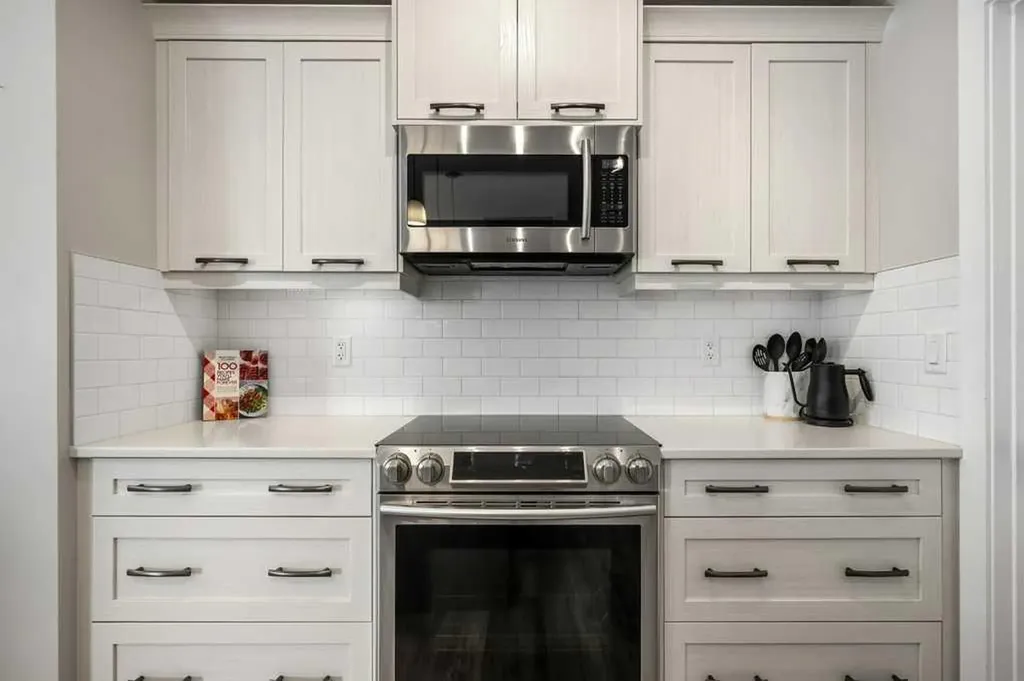 183 Kinniburgh Road Chestermere AB T1X0T8