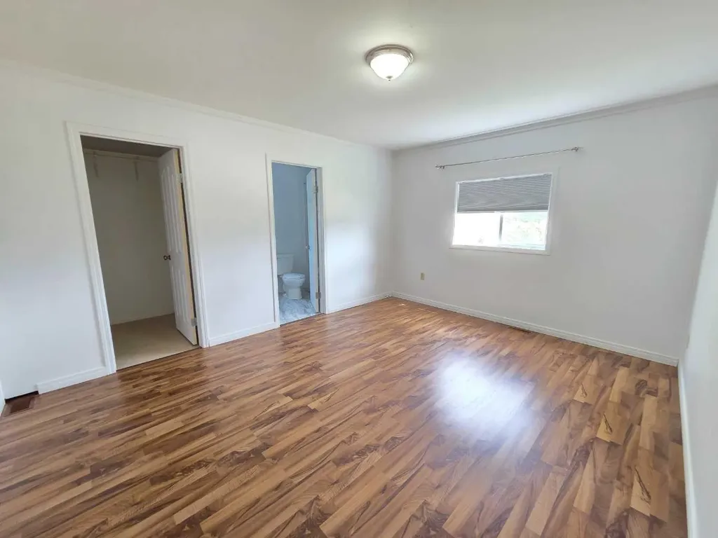 10215 99 Avenue Bezanson AB T0H 0G0