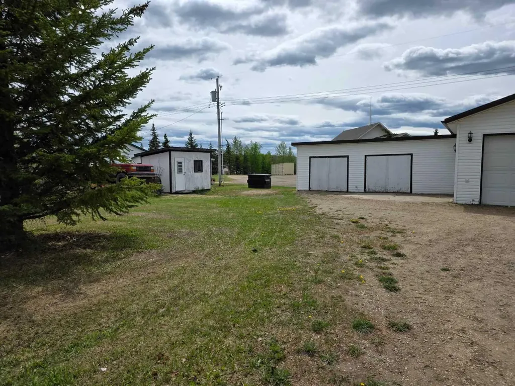 10215 99 Avenue Bezanson AB T0H 0G0