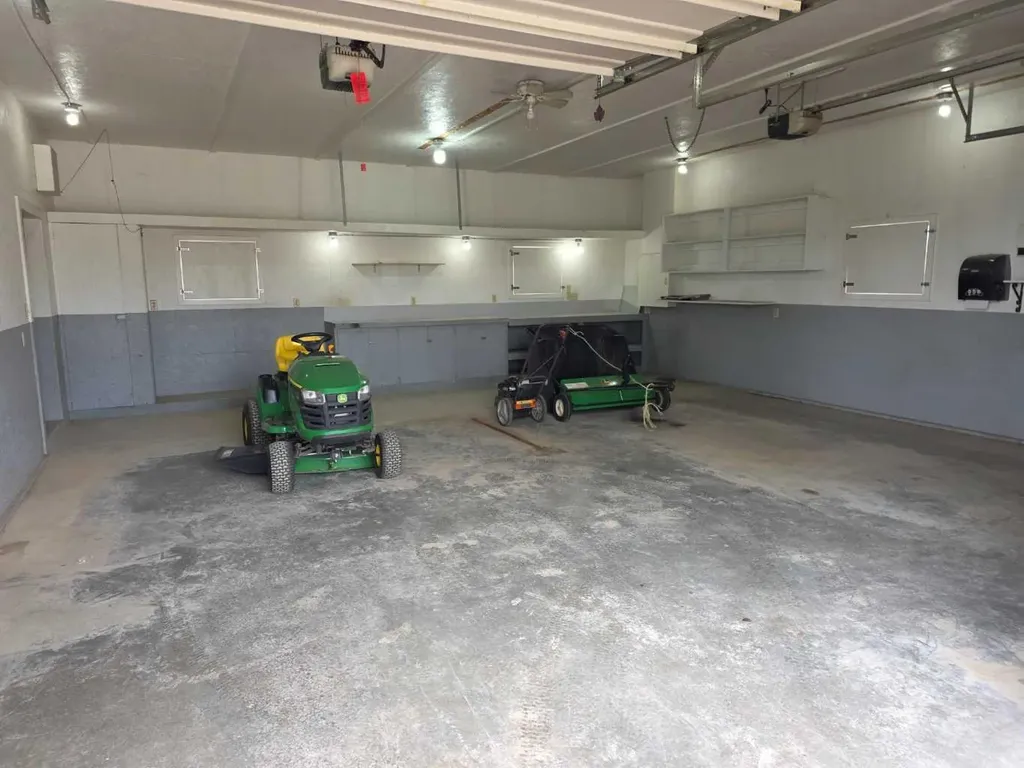 10215 99 Avenue Bezanson AB T0H 0G0