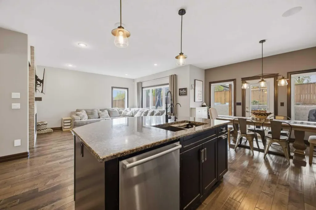 21 Parkridge Crescent Blackfalds AB T4M 0H2