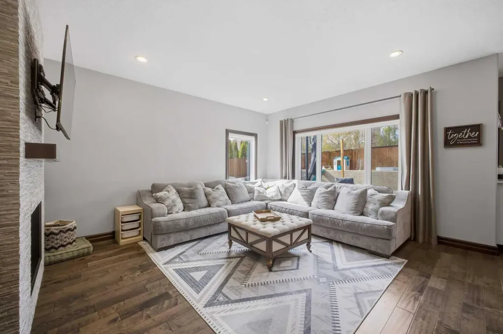 21 Parkridge Crescent Blackfalds AB T4M 0H2