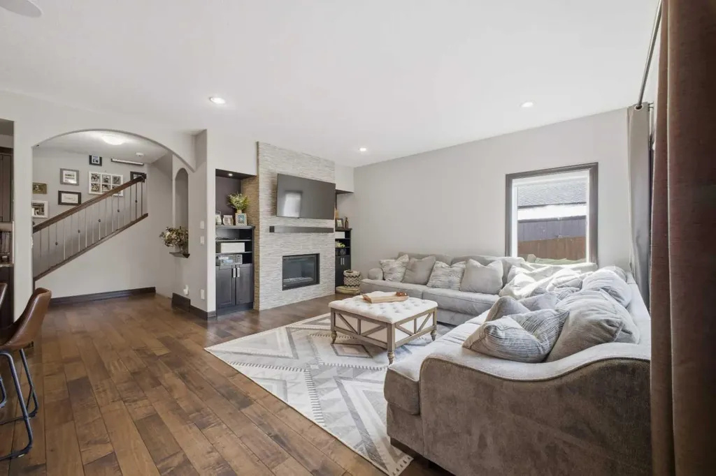21 Parkridge Crescent Blackfalds AB T4M 0H2