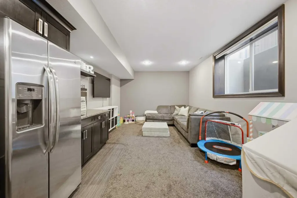 21 Parkridge Crescent Blackfalds AB T4M 0H2