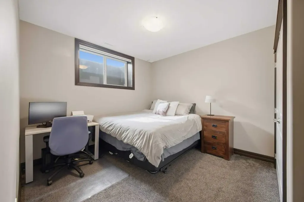 21 Parkridge Crescent Blackfalds AB T4M 0H2