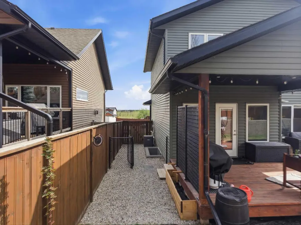 21 Parkridge Crescent Blackfalds AB T4M 0H2