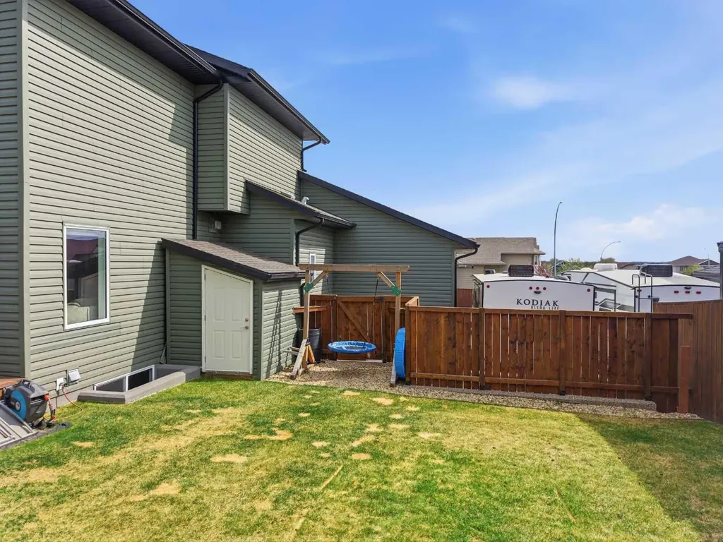 21 Parkridge Crescent Blackfalds AB T4M 0H2
