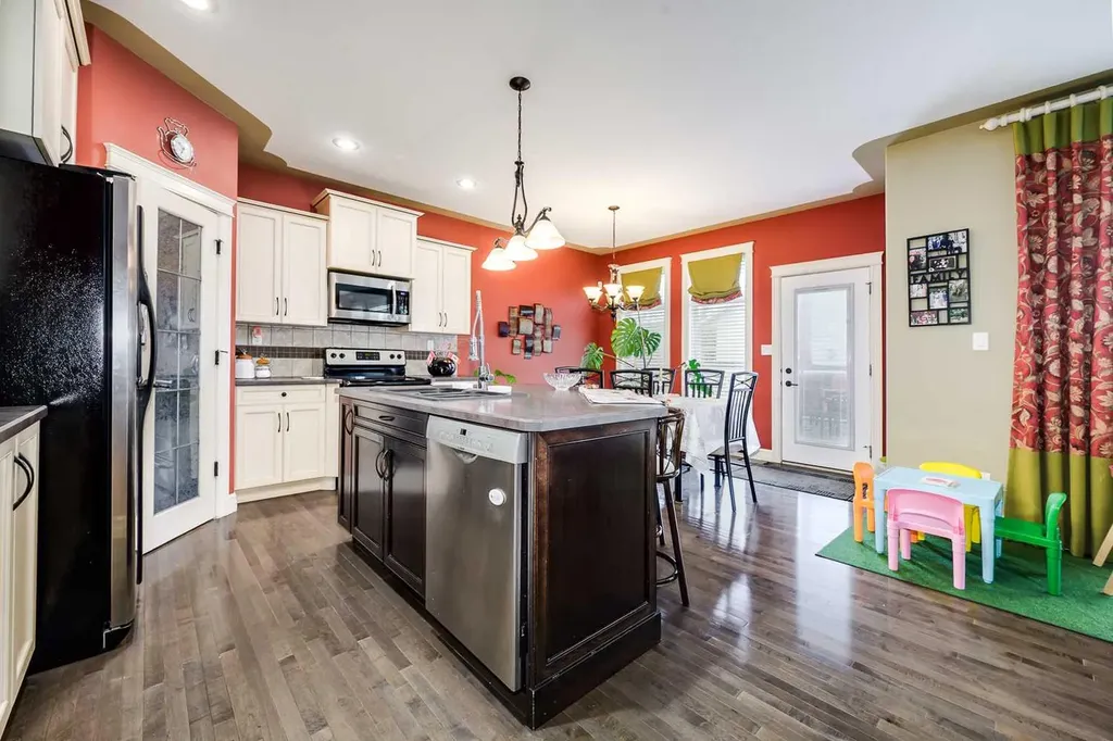 167 Addington Drive Red Deer AB T4R 3L2