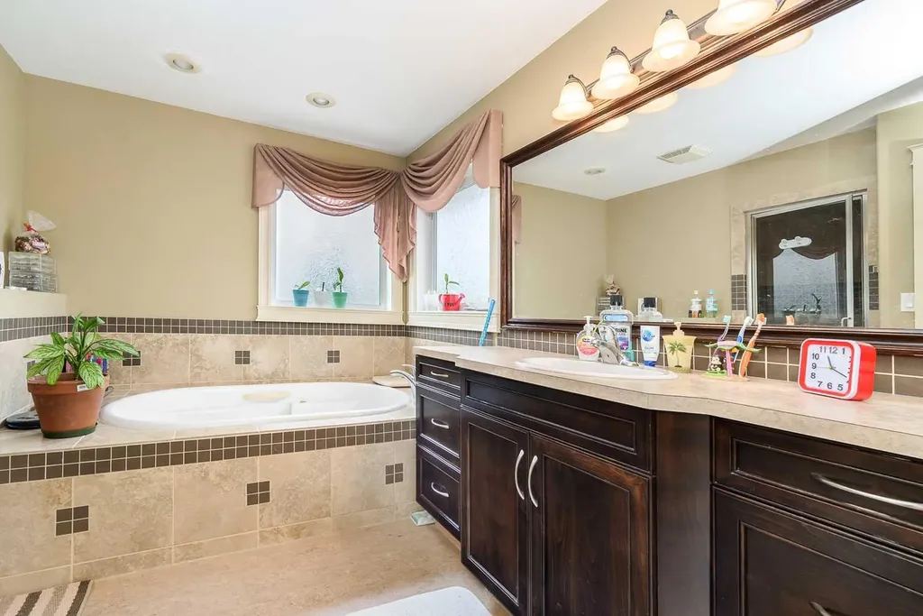 167 Addington Drive Red Deer AB T4R 3L2